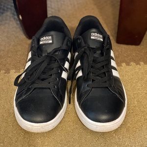 GRAND COURT SNEAKERS